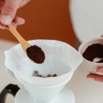 Can you eat coffee grounds for caffeine?